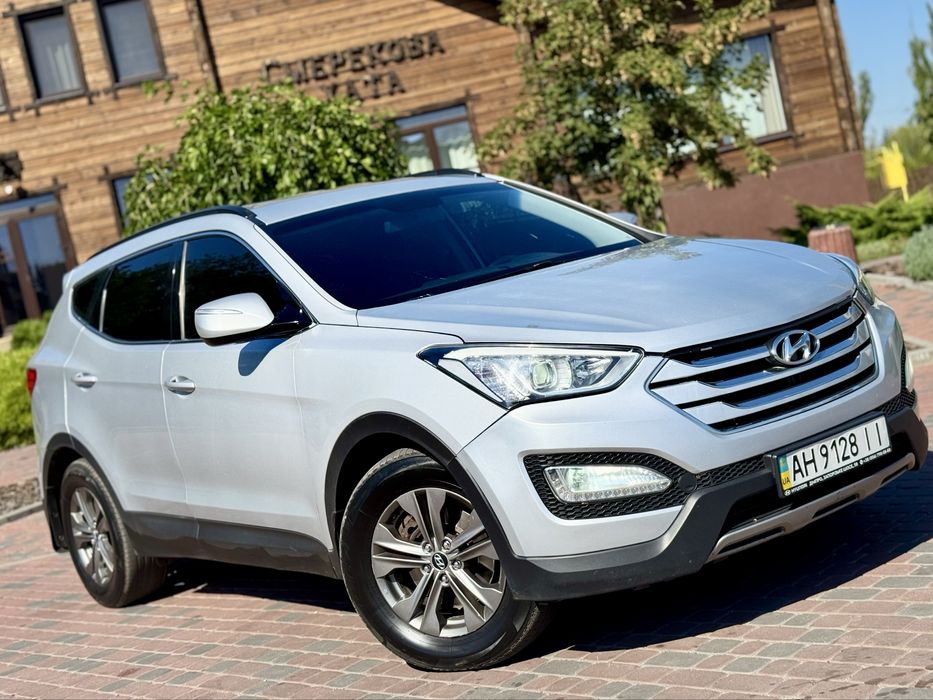 Продам Официальный Hyundai Santa Fe 4x4 2.2 DIESEL 2013 год