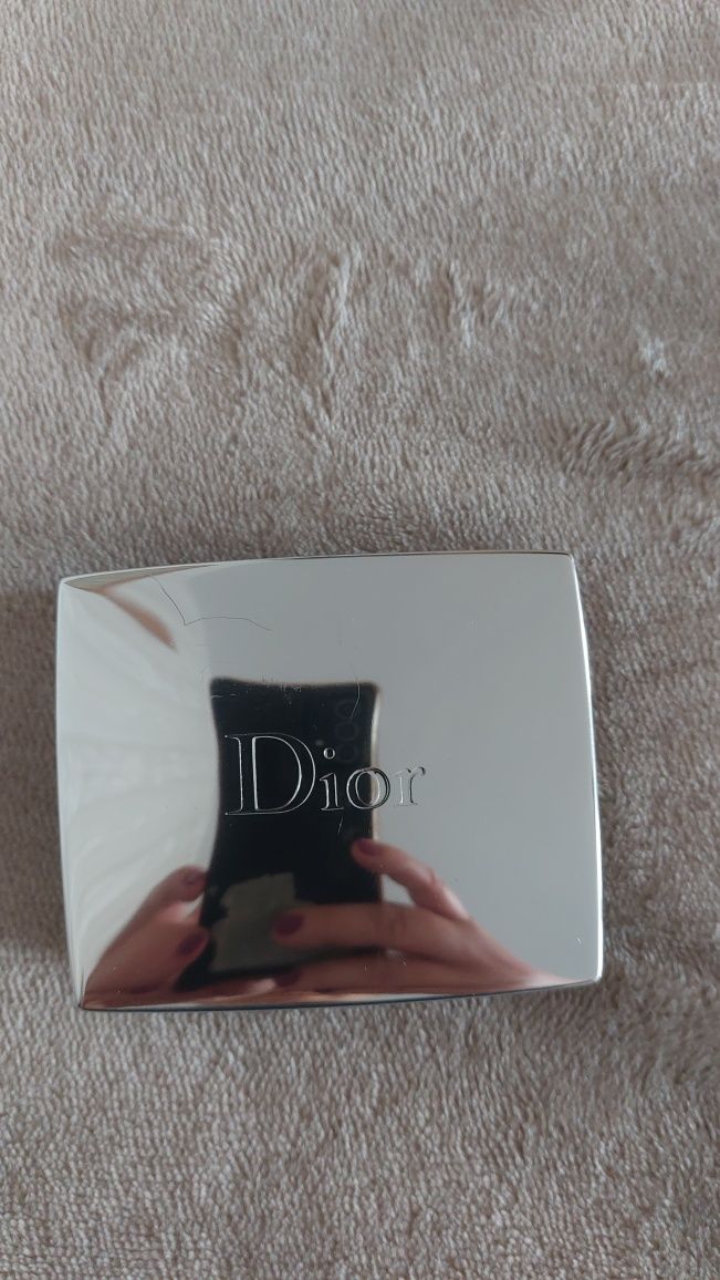 DIOR róż w kompakcie z lusterkiem i pedzelkiem