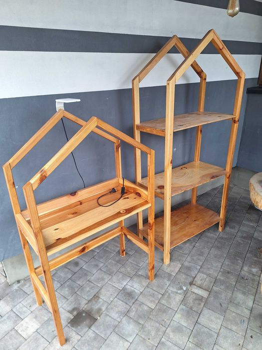 Biurko (podświetlane)  + regał
