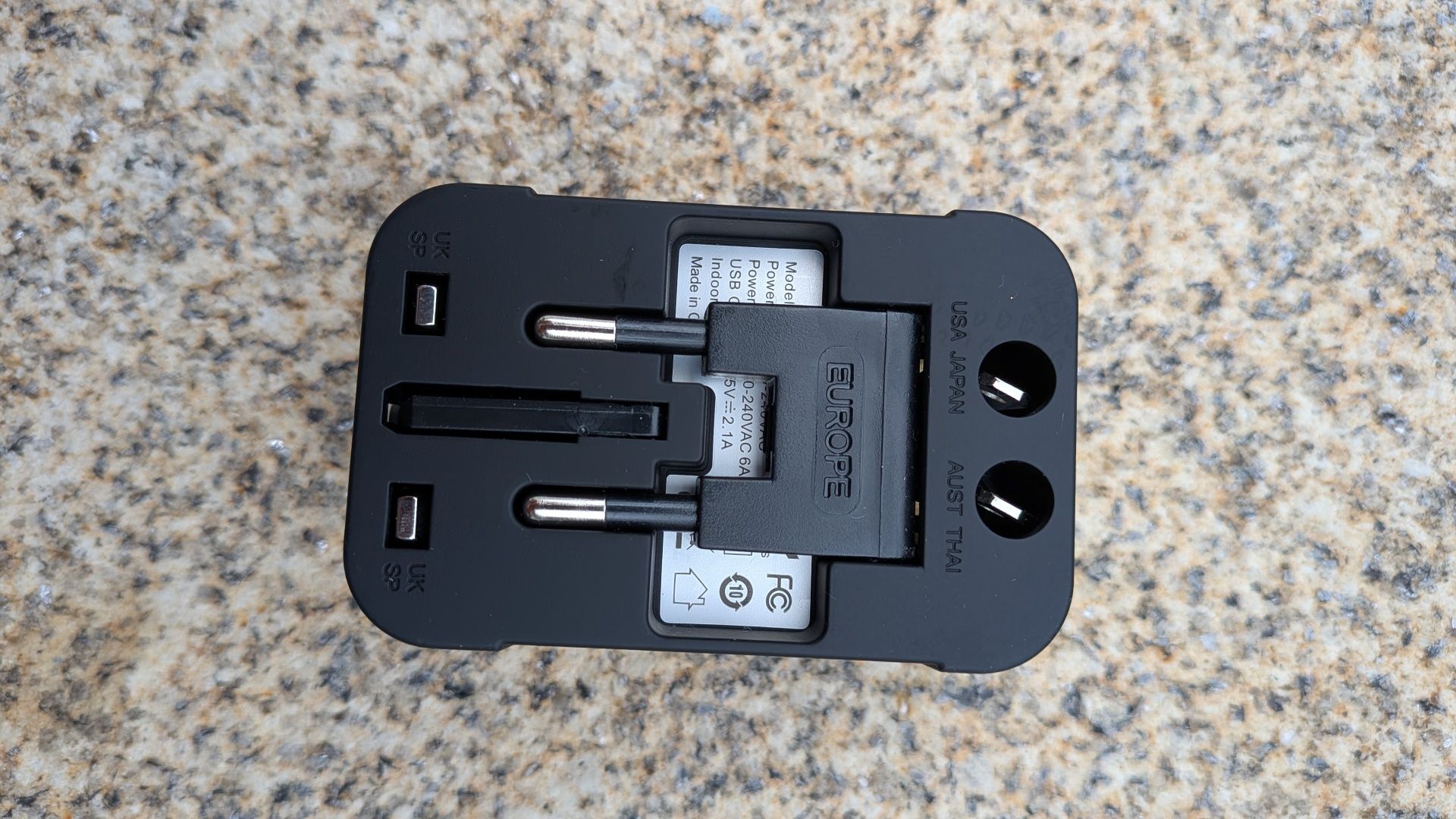 Adaptador universal de tomadas
