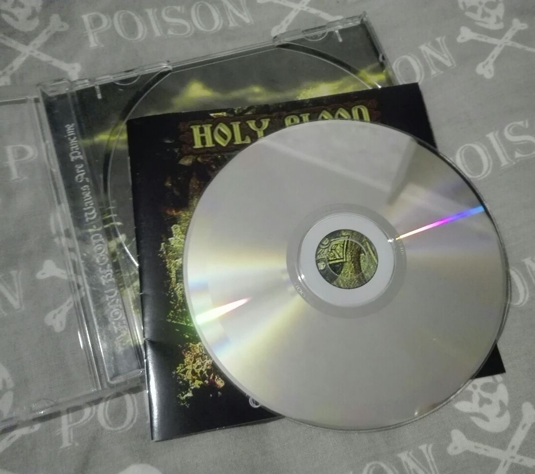 CD HOLY BLOOD - Waves are Dancing (2004)