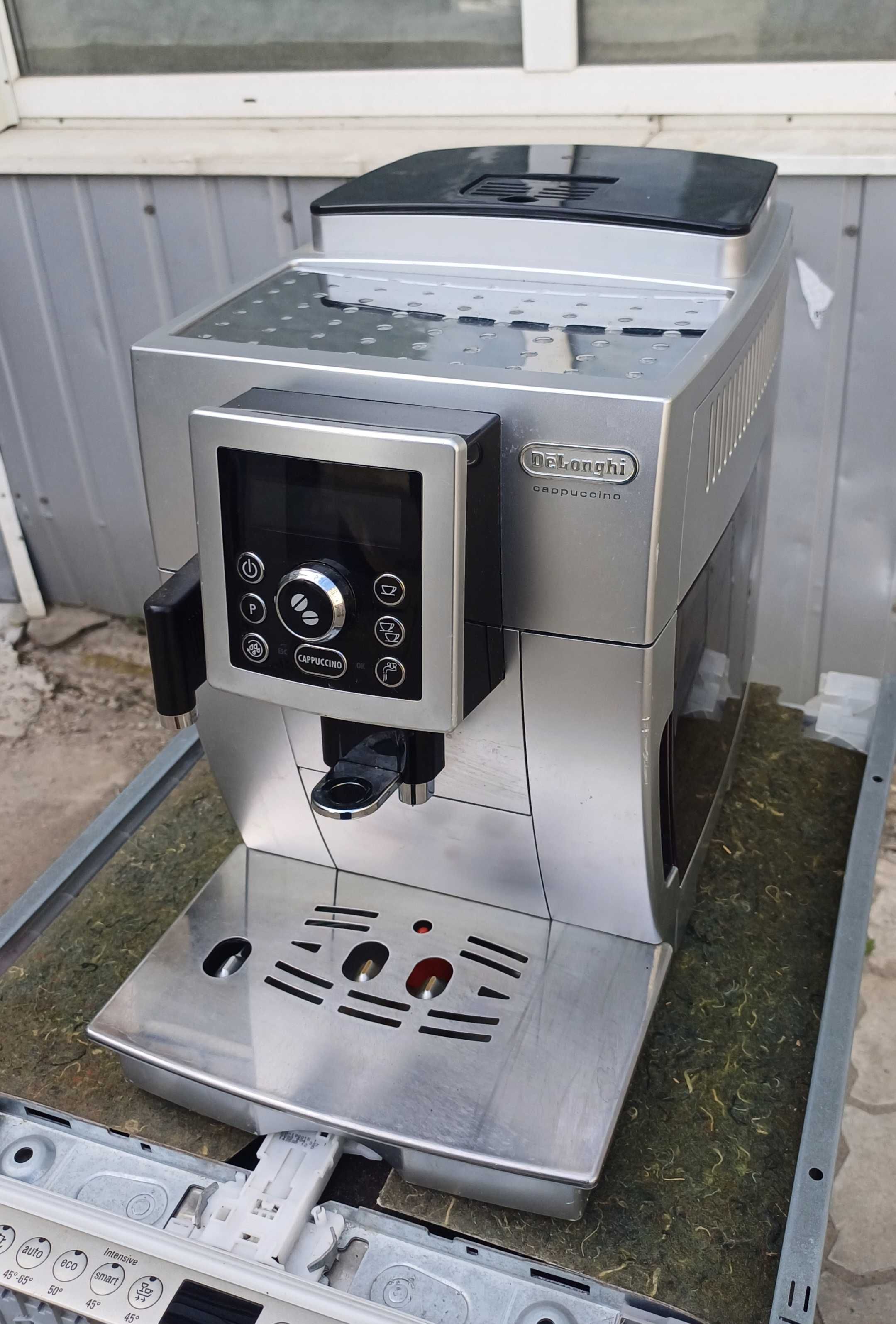 Кофемашина кофеварка DeLonghi ECAM 23.450 S б/у для дома офиса кафе