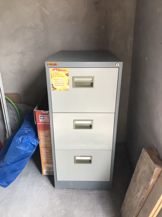 Сейф офісний с видвіжними ящиками