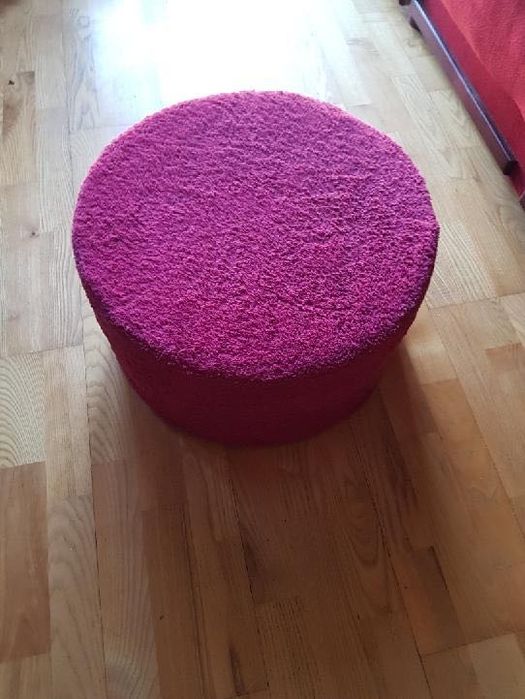 Sprzedam dużą pufę z obiciem ze sztucznego futerka! :)
