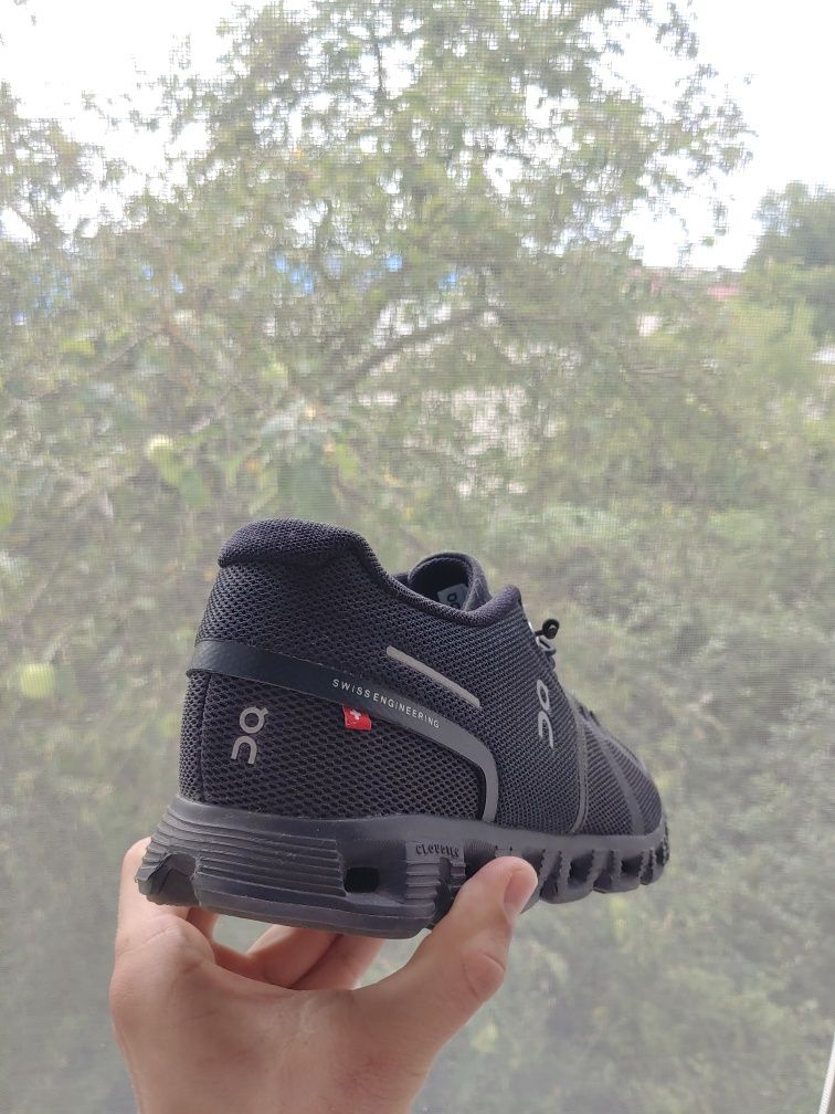 Кросівки чоловічі 41.5 р On Cloud 5 Black 26.5 см