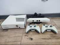 Konsola Xbox 360 Slim biała 2xpad Kinect zasilacz.
