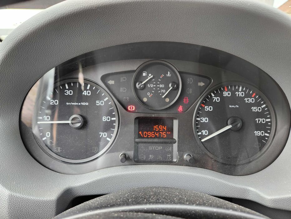 Citroen Jumpy de 6 lugares e carga 2.000cm3 Versão Longa