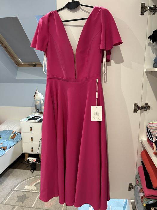 Śliczna sukienka LOU nowa rozm.M