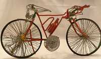Bicicleta artesanal em  arame .