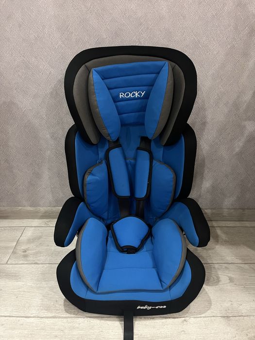 Дитяче автокрісло. Детское автокресло.Есть наклон для сна.