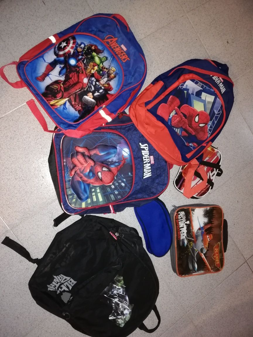 Mochilas de crianças