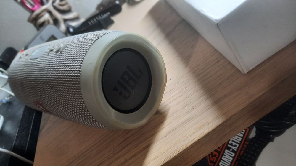 Coluna JBL charge 3