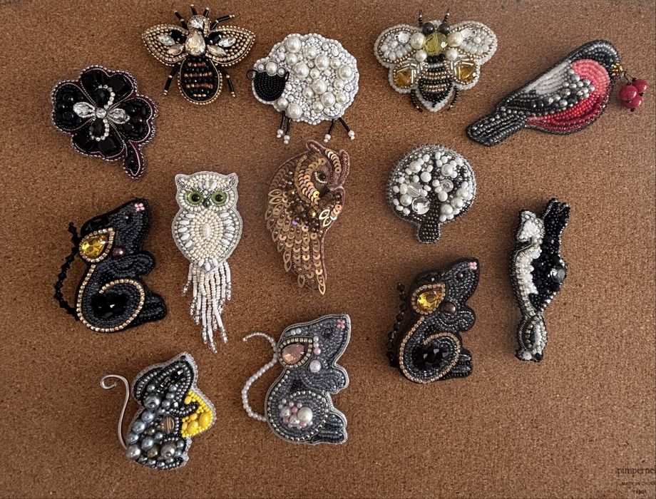 Брошки  з бісеру в наявності