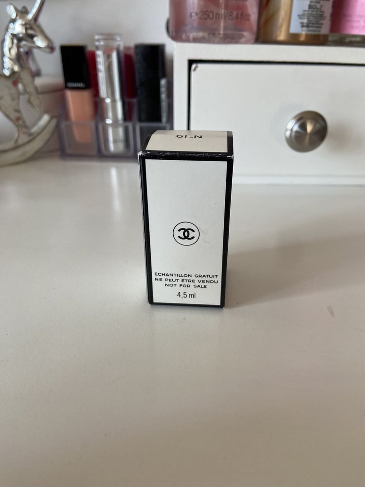 Chanel Paris N19 woda toaletową 4ml oryginał