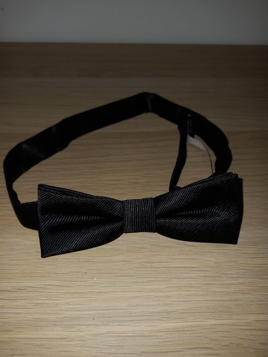 Muszka czarna, wąska gratis poszetka PAWO