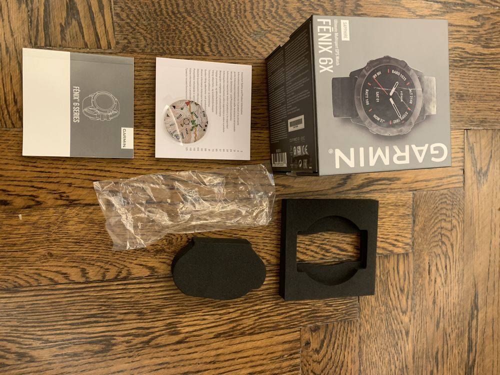 Pudełko od Garmin Fenix 6x Pro Saphire