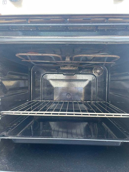 Vendo forno Zanussi, com pouco uso!