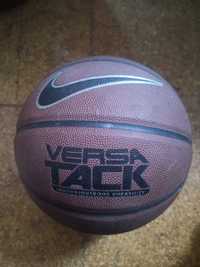 Bola basket Nike Versa Tack
