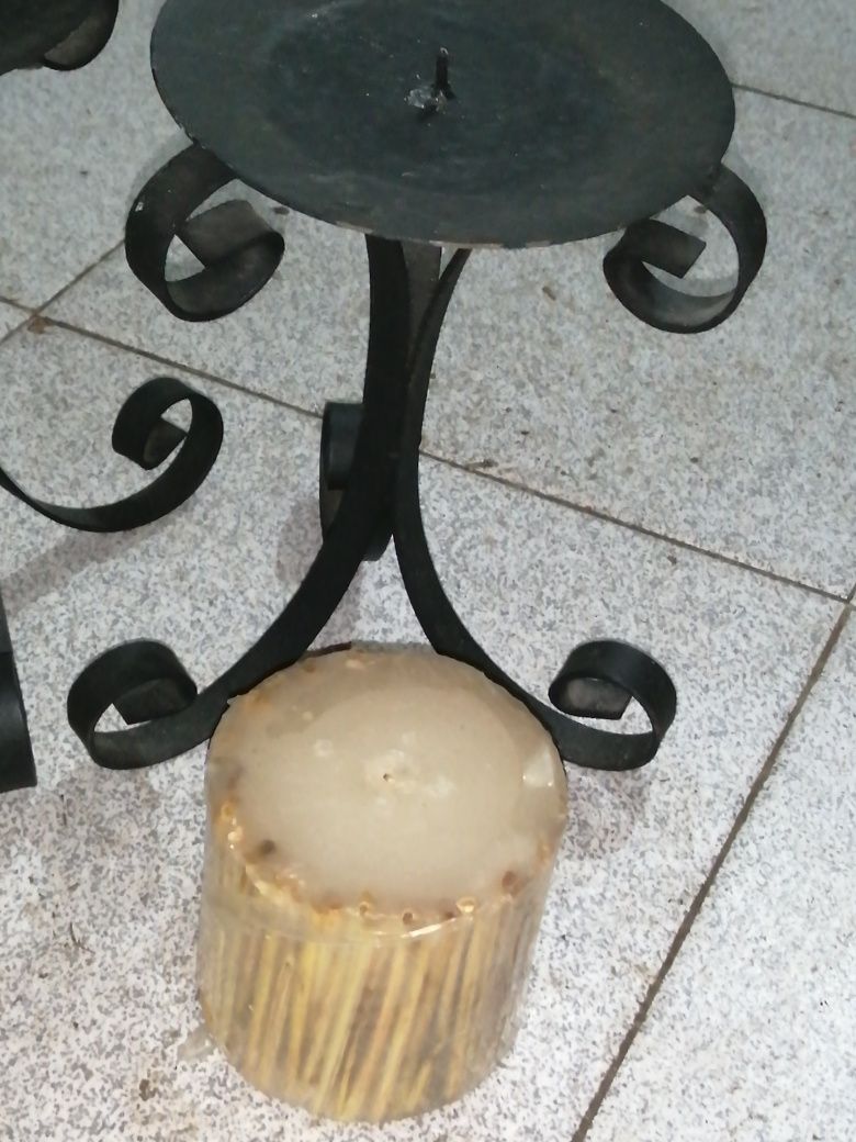Par de acessórios com velas cada um