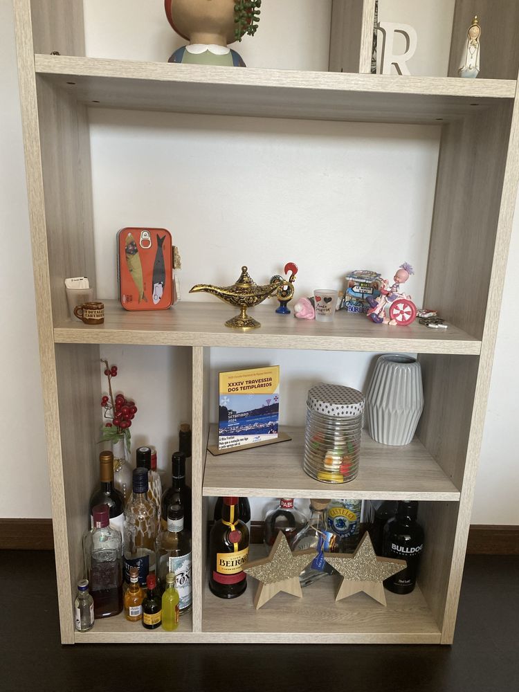 Vendo estante em madeira