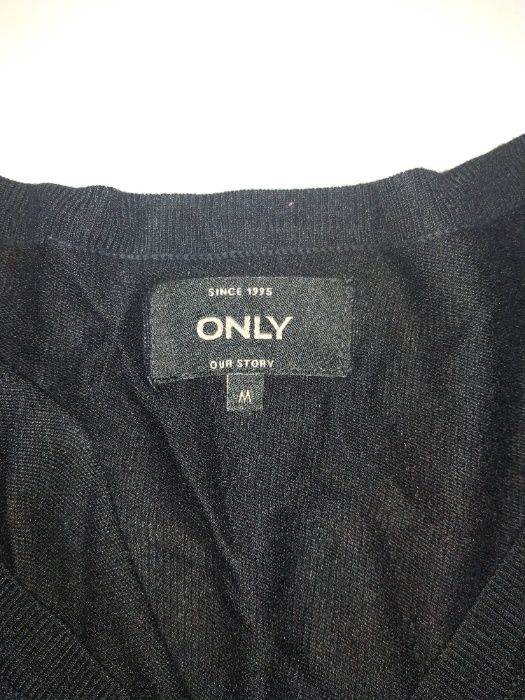 Czarny sweter sweterek zapinany na guziki ONLY rozmiar M