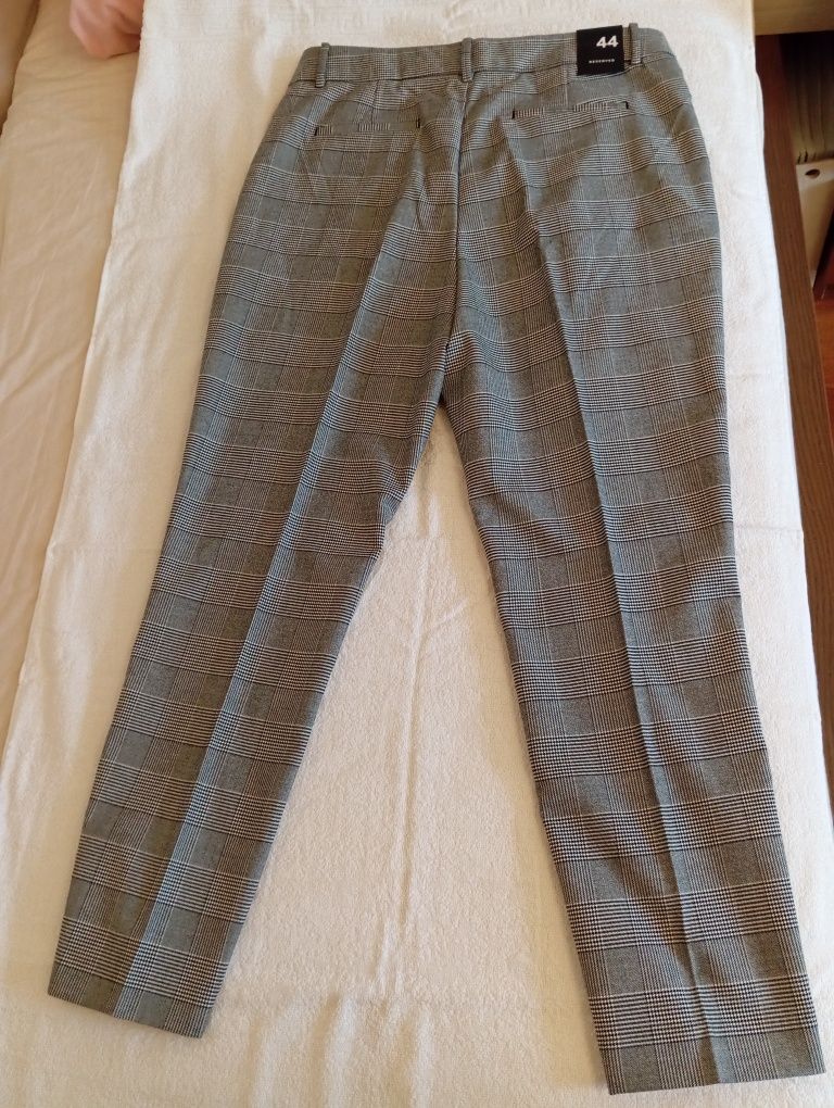Eleganckie spodnie cygaretki r. 44