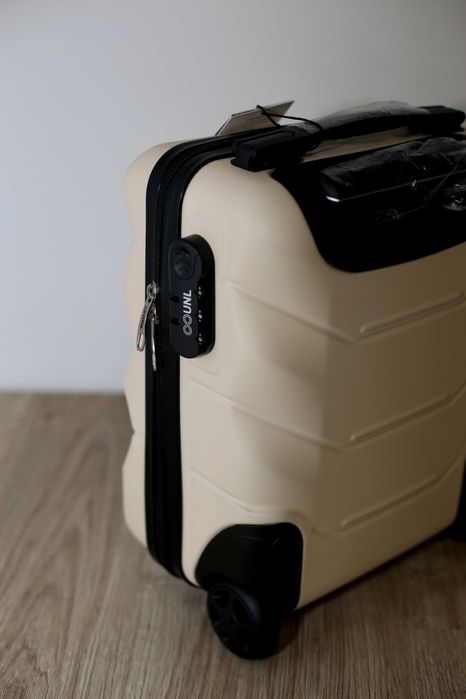 Дорожня валіза на колесах 147-2 XS для WIZZAIR 40x30x20