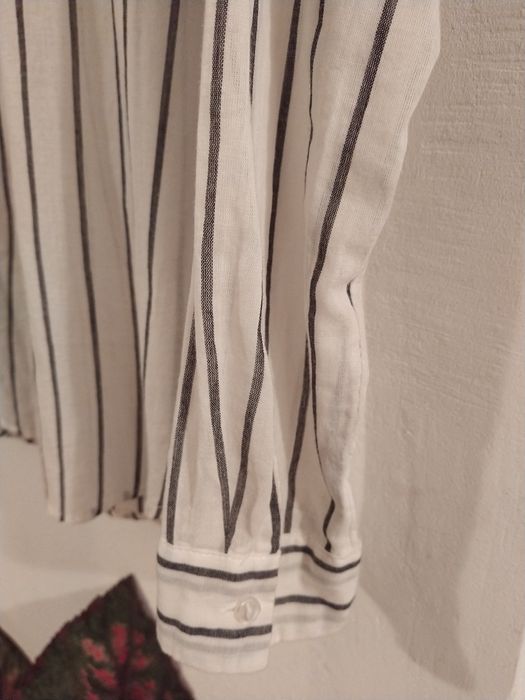 Blusa às riscas cinzentas e brancas - H & M - Tamanho XS