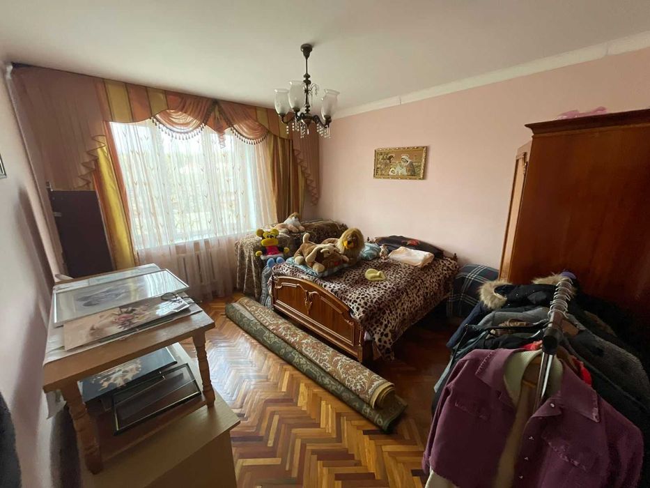 Продається двоповерховий будинок у селі Мостиська Другі