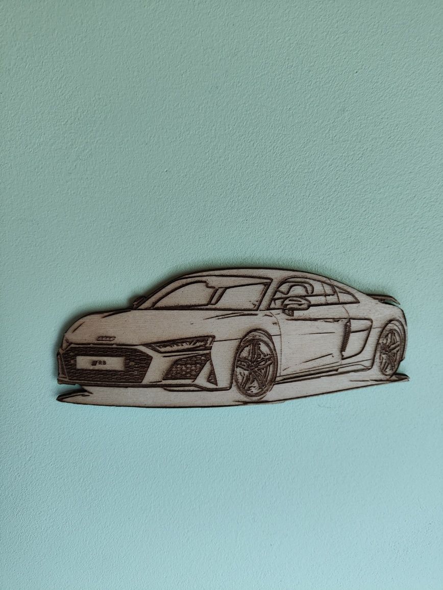 Samochód wypalony na sklejce prezent.Audi R8