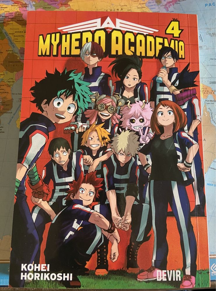 Livros Mangá My Hero Academia Volumes 1-4 e Naruto Volume 1-2