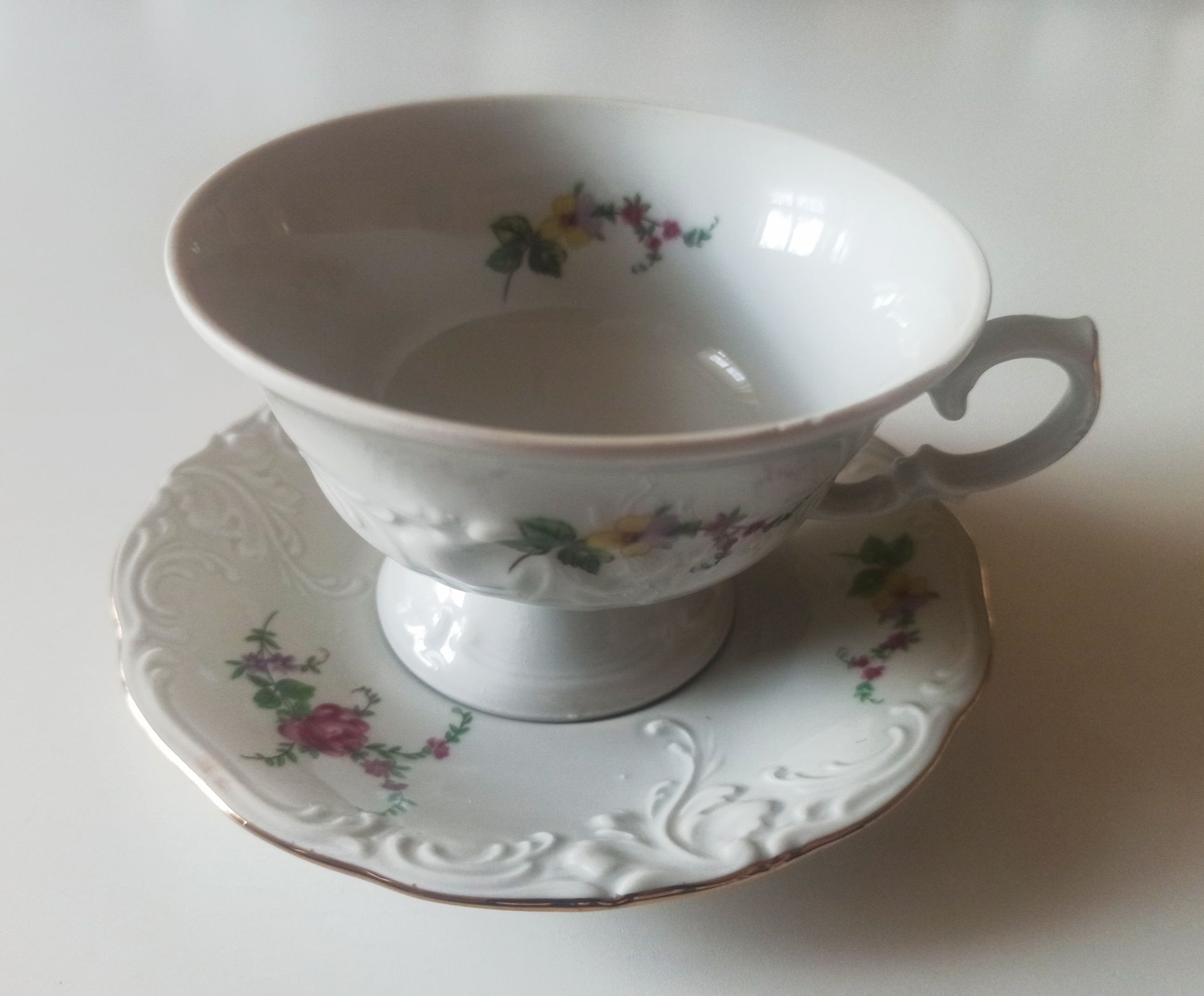 Porcelana Wałbrzych do kawy lub herbaty Wawel fason Fryderyka PRL