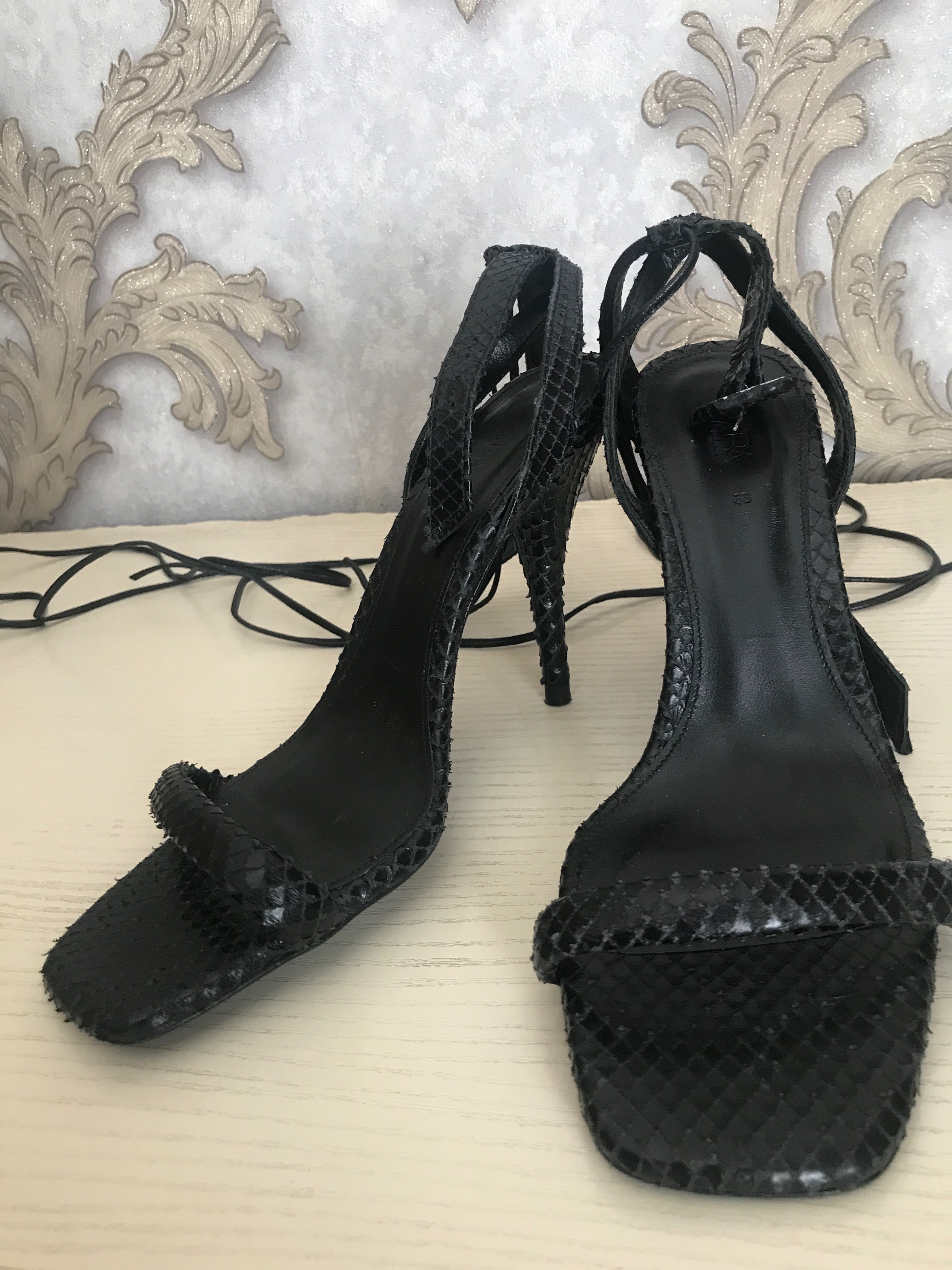 Жіночі туфлі ZARA