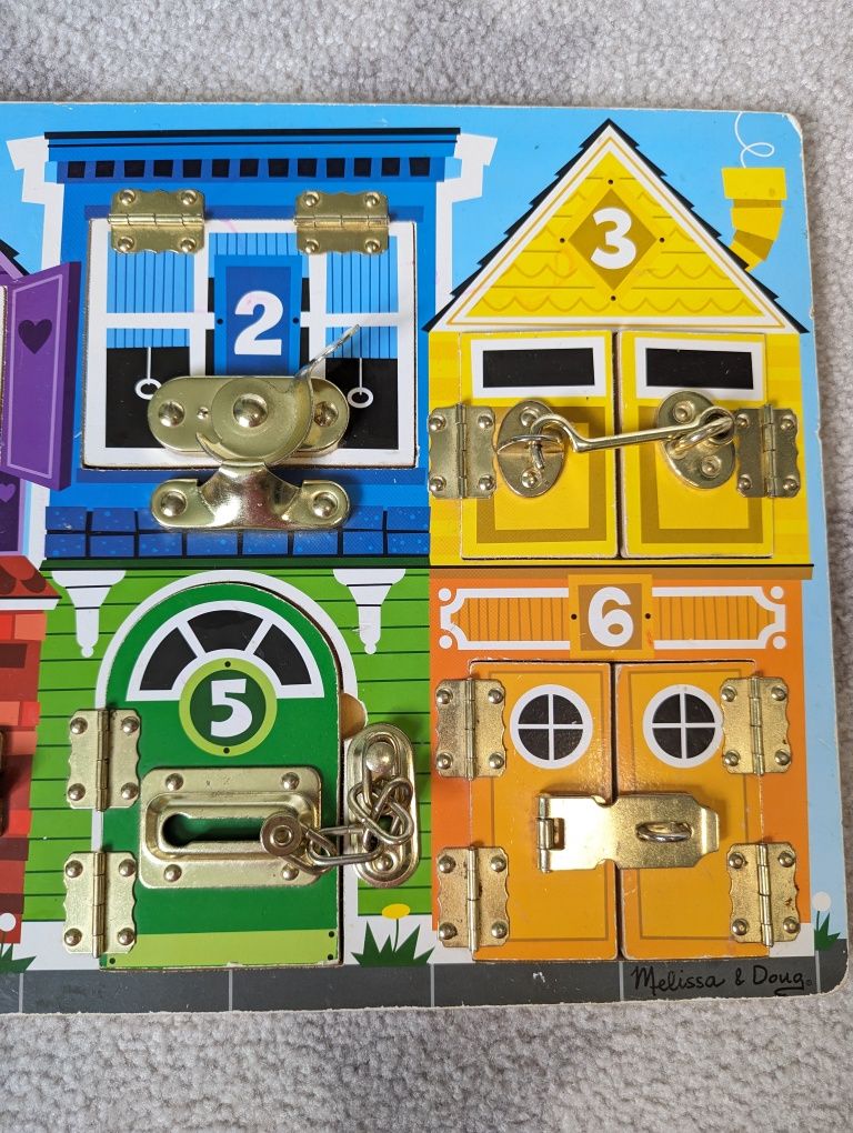 Бізіборд ігрова дошка із замочками Melissa&Doug