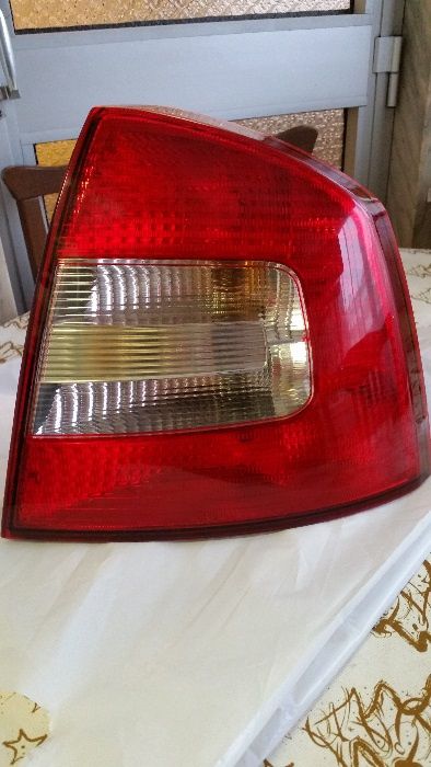 Farolim traseiro Skoda Octavia