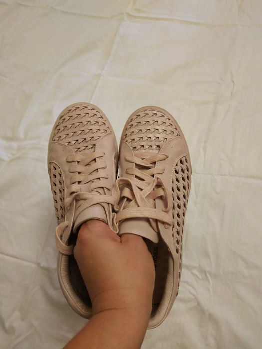 рожеві шкіряні туфлі, кросівки жіночі 37-38 розміру, 24 см устілка