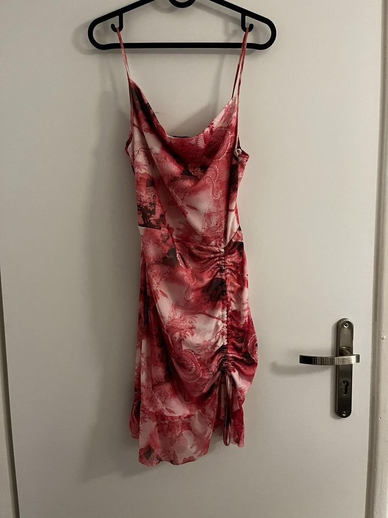 Sukienka na ramiączkach różowa