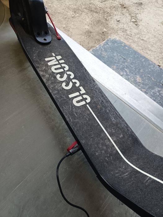 Trotinete elétrica Olsson para arranjar