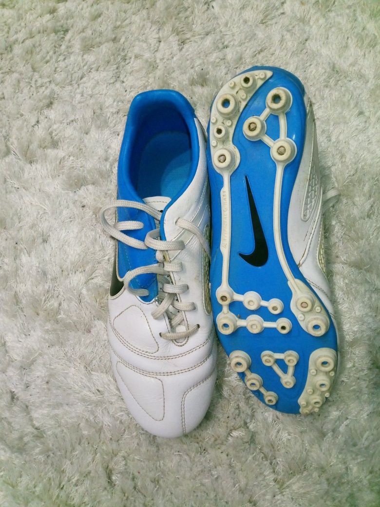 Chuteiras Nike CTR360