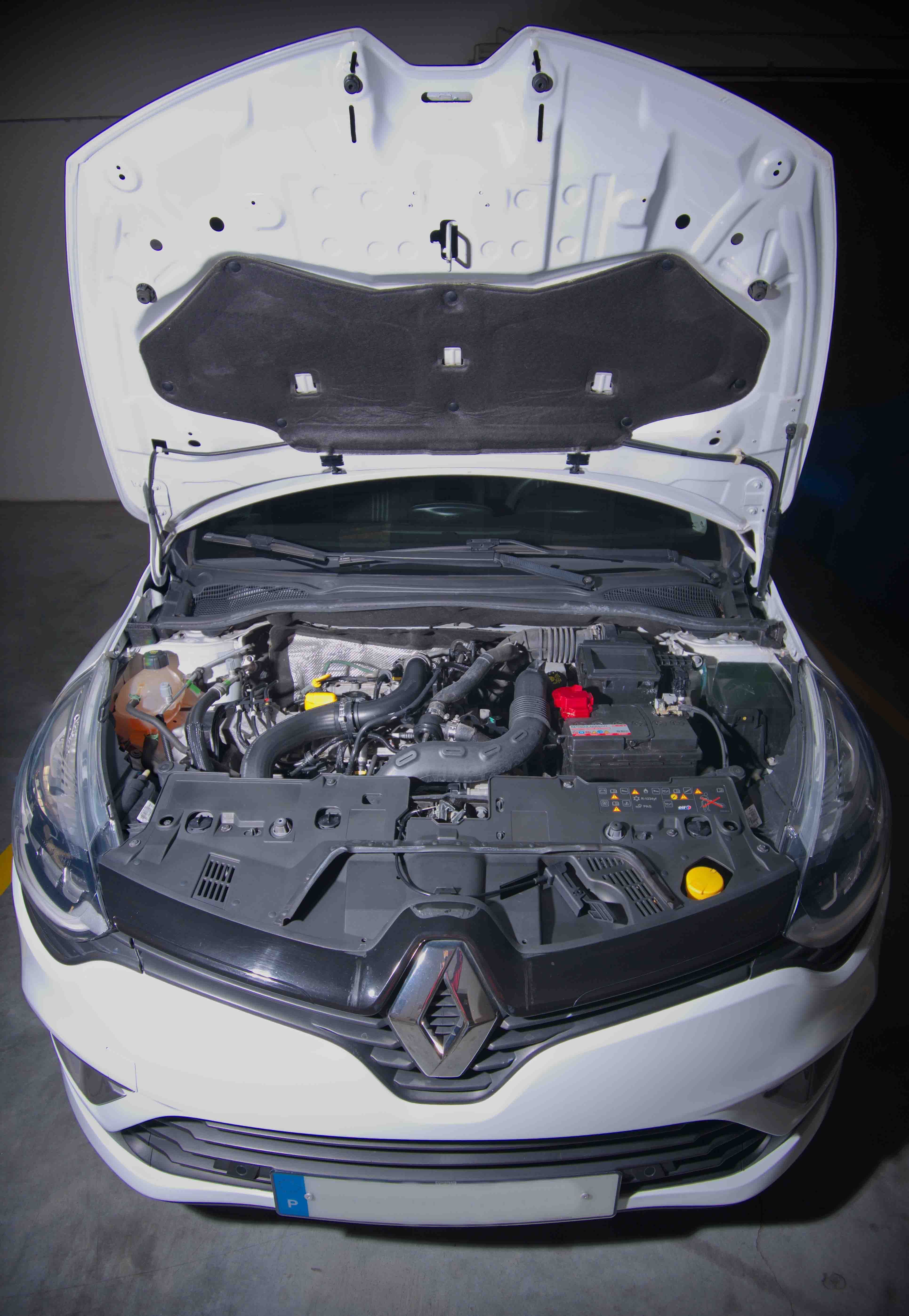 Vendo Renault Clio GT Line em estado novo, sempre guardado em garagem.