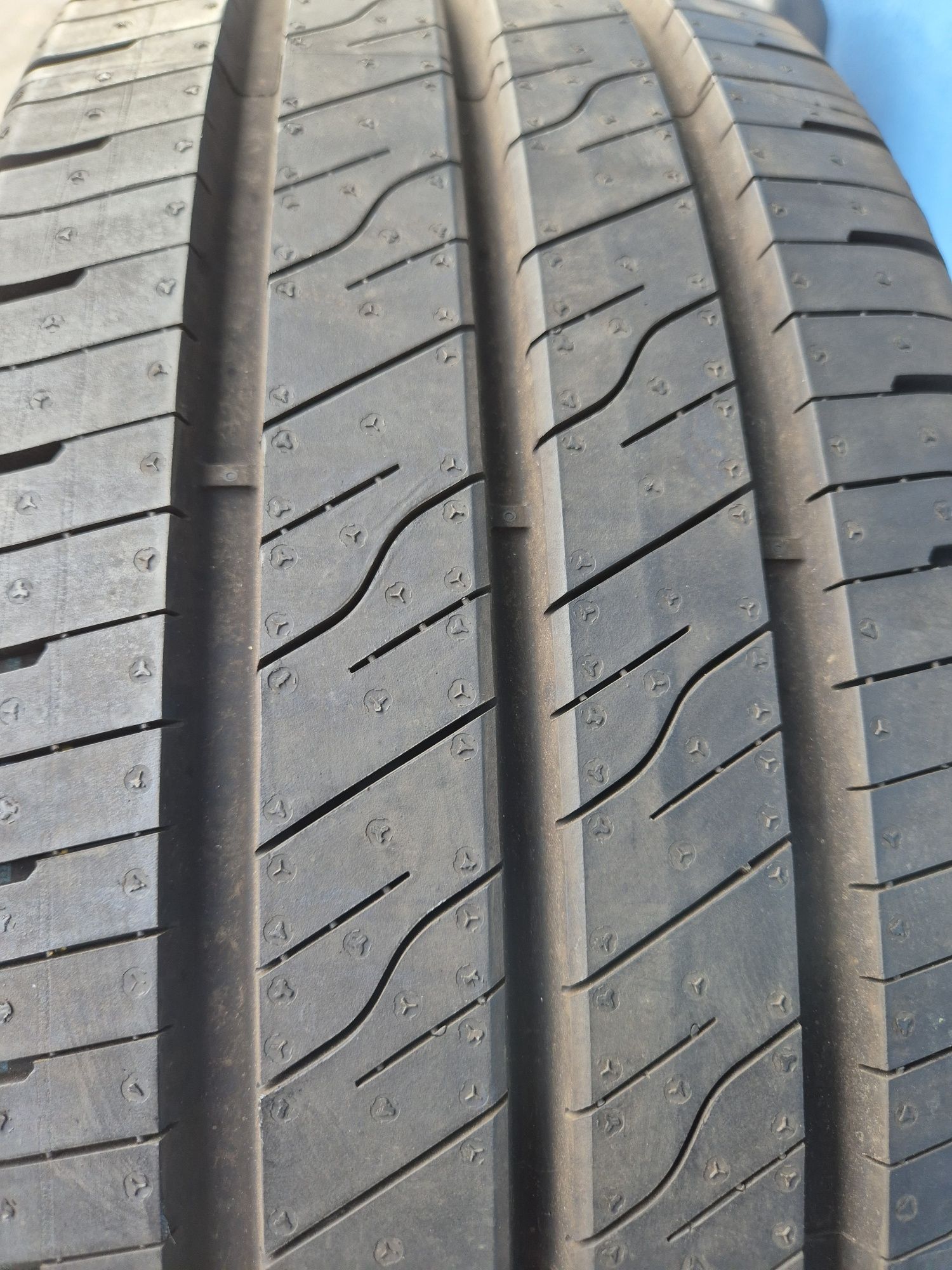 Opony 215 65 R16C Goodyear EfficientGrip 2025r