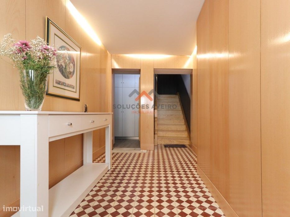 Prédio com 10 Habitações - Oportunidade de Investimento com Rendime...