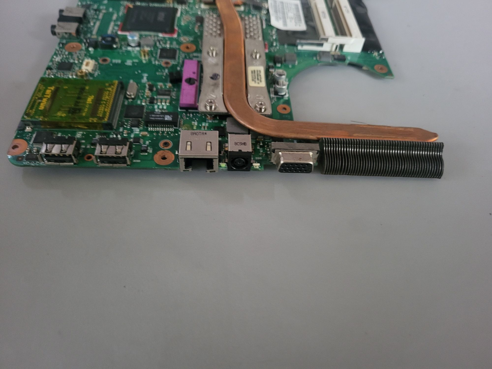 Sprzedam płyte głowna + Procesor do laptopa  HP COMPAQ 6830 S