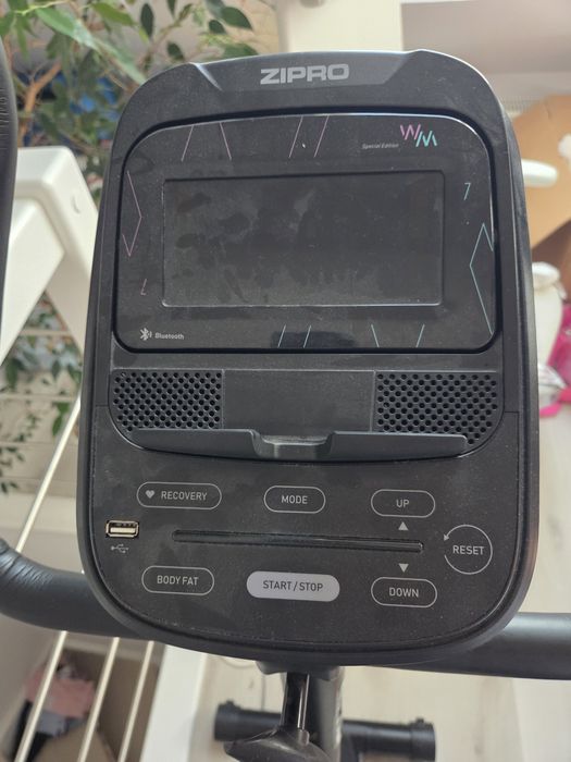 Rower stacjonarny magnetyczny Zipro Flame WM jak nowy