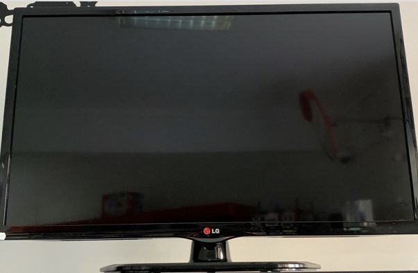 LCD  LG 32LN5400.