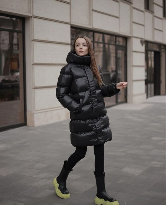 Пуховик жіночий від бренду insydde