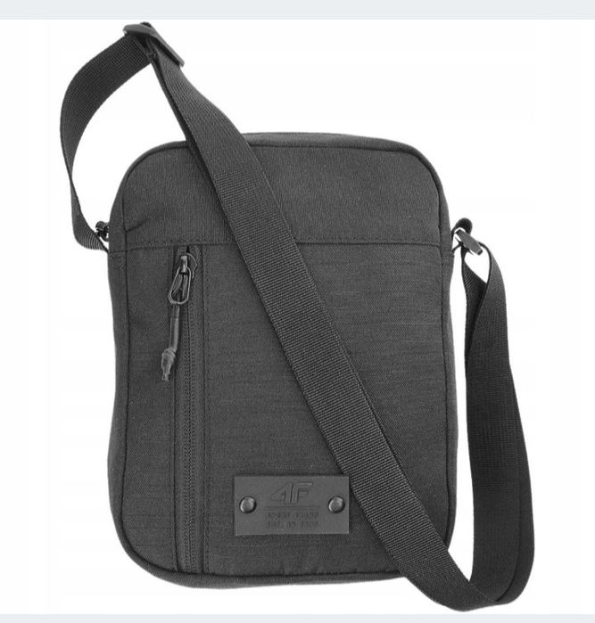 Torebka/saszetka na ramię 4F głęboka czerń nowa z metką