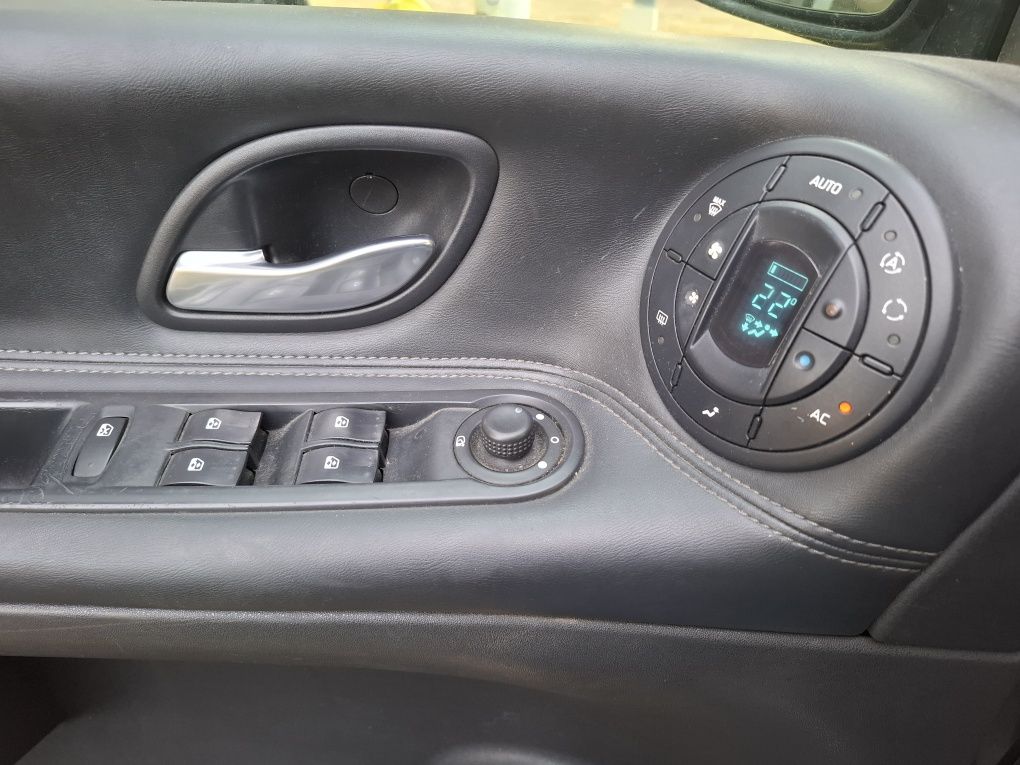Renault ESPACE IV 4 2.0 173KM INITIALE PARIS  automatyczna skrzynia