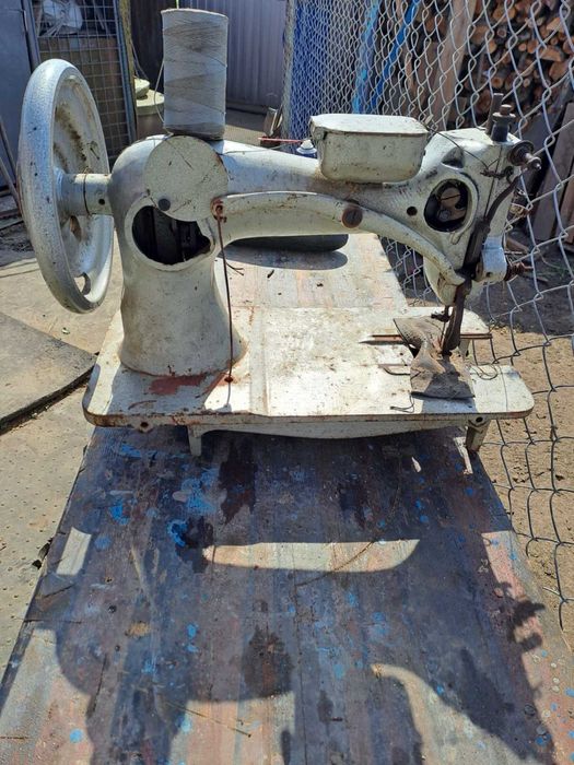 Продам Швейну Машину