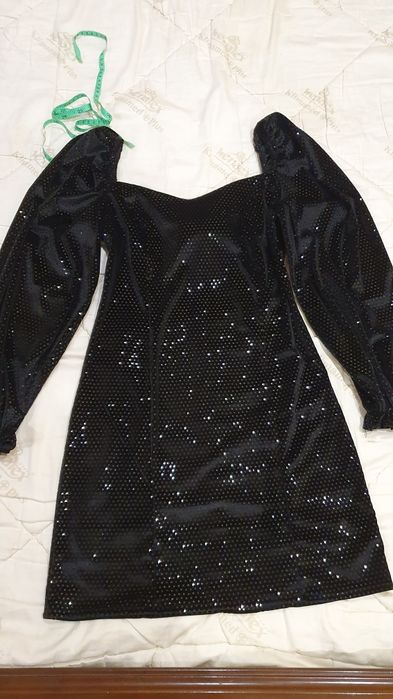 Нарядное платье блестящее